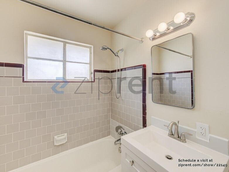 Building Photo - 1335 E Brown Ave