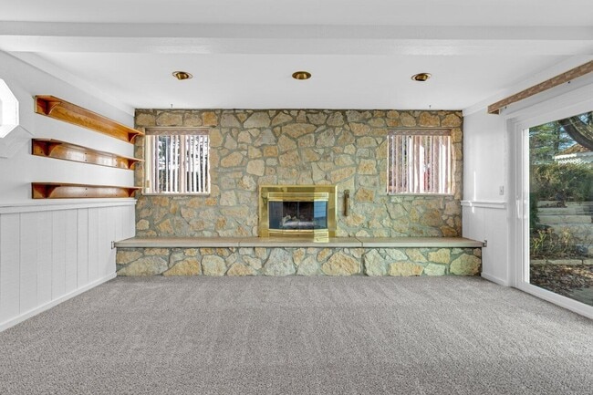 Building Photo - 49 Commanche Ct