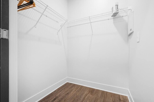 Building Photo - 8506 Westfield Blvd