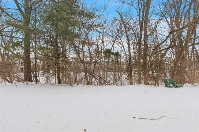 Building Photo - Available now, 3B/2.5B Two Story Townhome in Butler Park!