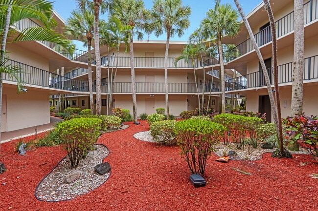 Building Photo - 5310 Las Verdes Cir