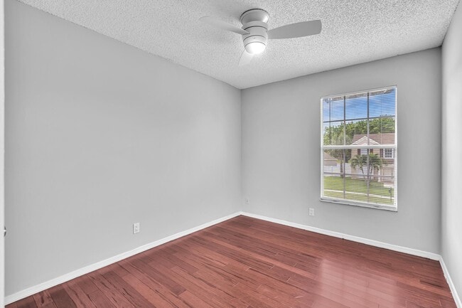 Building Photo - 22492 Middletown Dr