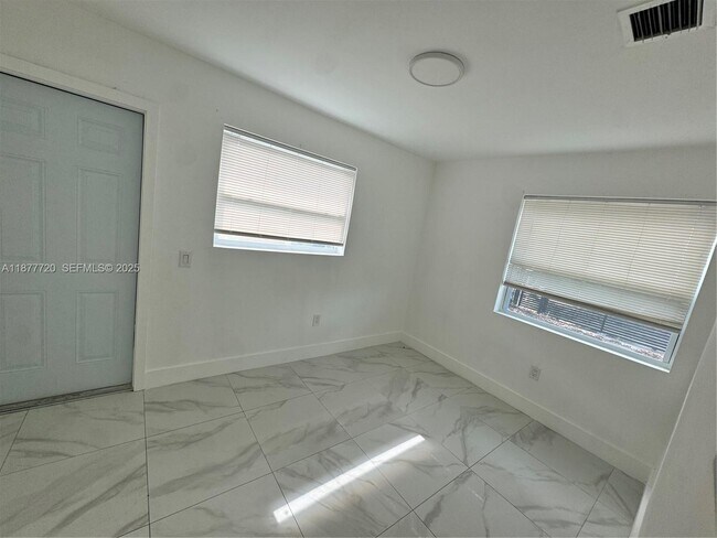 Building Photo - 1445 NW 34th St