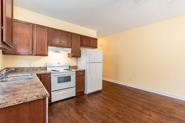 Building Photo - Nice 1 bed/1 bath duplex minutes from downtown Raleigh