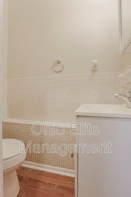 Building Photo - 429 Barnett Rd