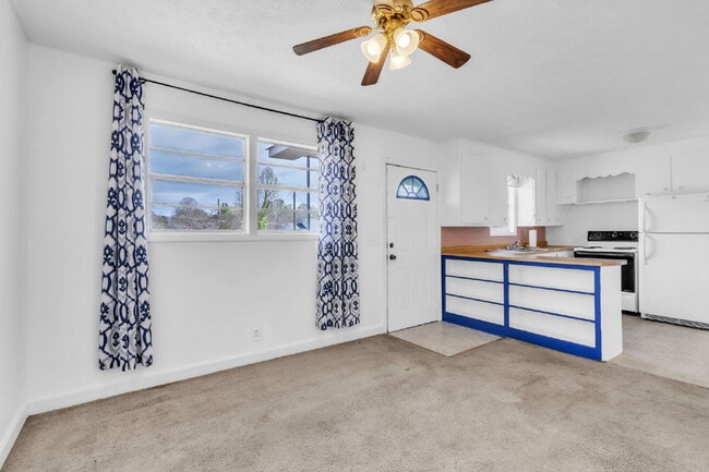 Building Photo - Cozy & Convenient 2BR/1BA Living in the Heart of Greer! $825/mo rent