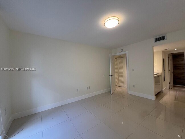 Building Photo - 8205 SW 152nd Ave
