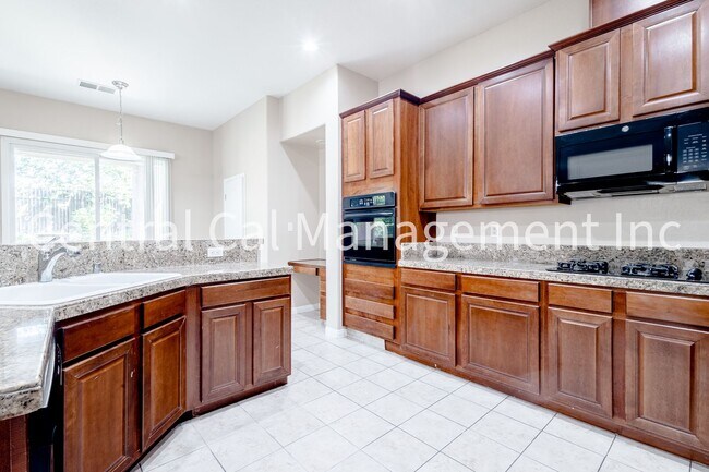 Building Photo - 3 Bedroom/2 Bath Home with Office in the Desired Northwest - $2495 Per Month