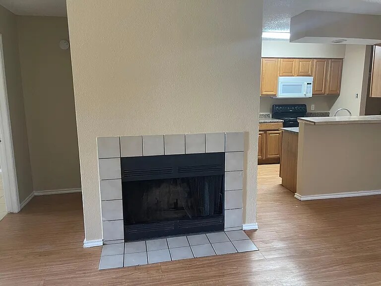 Building Photo - 3414 Colonial Pl