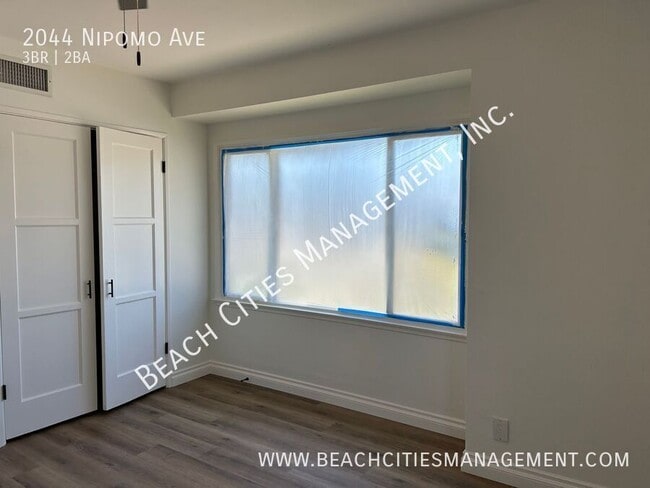 Building Photo - 2044 Nipomo Ave