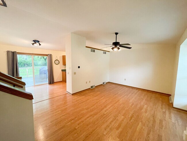 Building Photo - Entire 3BR/2BA house, available for rent!