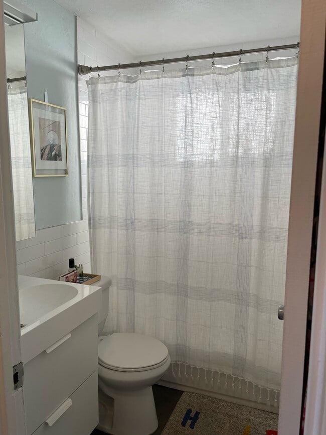 Building Photo - 2326 Lowell Blvd