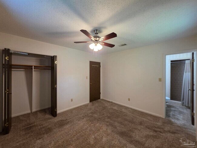 Building Photo - 5505 Fairview Dr