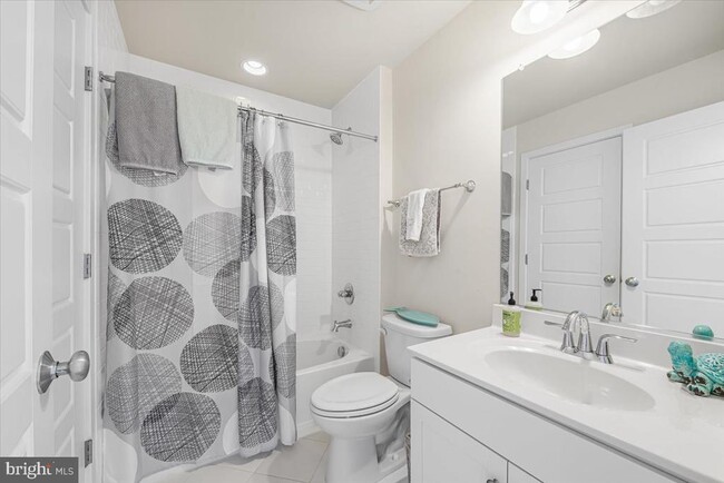 Building Photo - 12611 Macaulay St