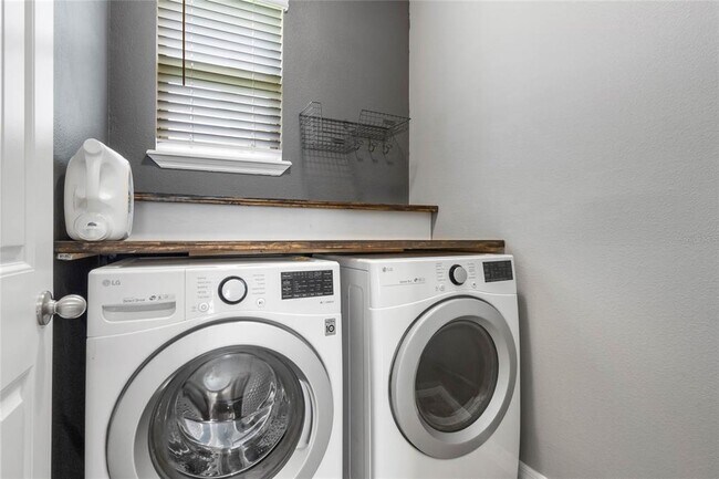 Building Photo - 10131 Audubon Trce Aly