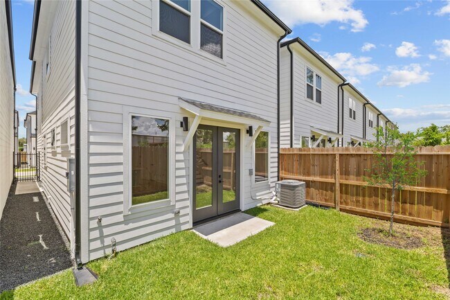 Building Photo - 3426 Bolin Rd