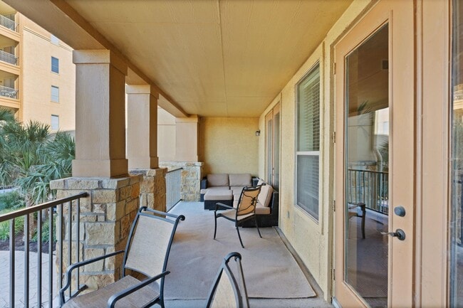 Building Photo - 101 W Bank