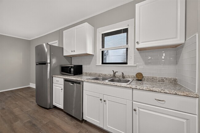 Building Photo - 1507 Laird St