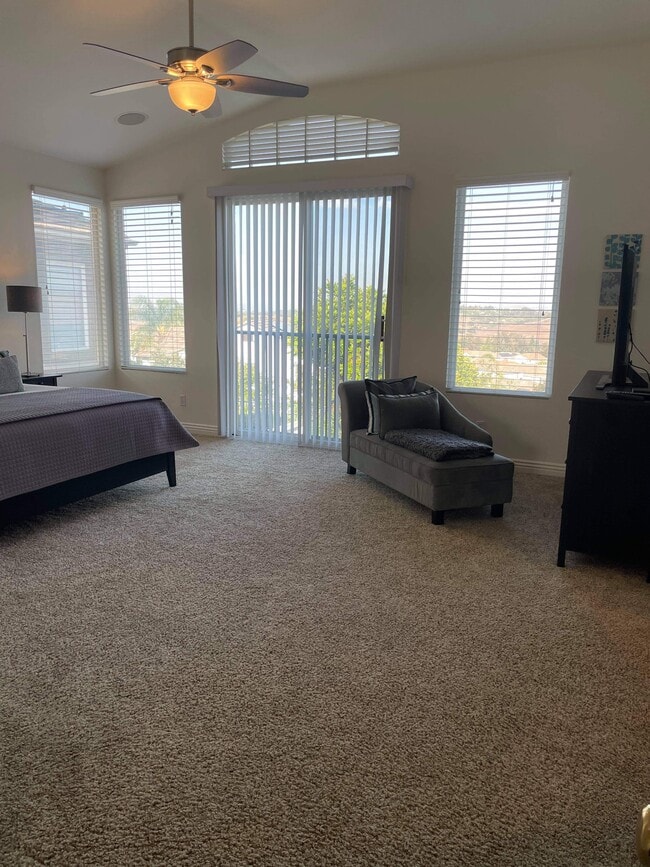 Building Photo - 31 Ledgewood Dr