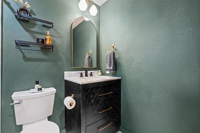 Building Photo - 624 Mossycup Oak Dr