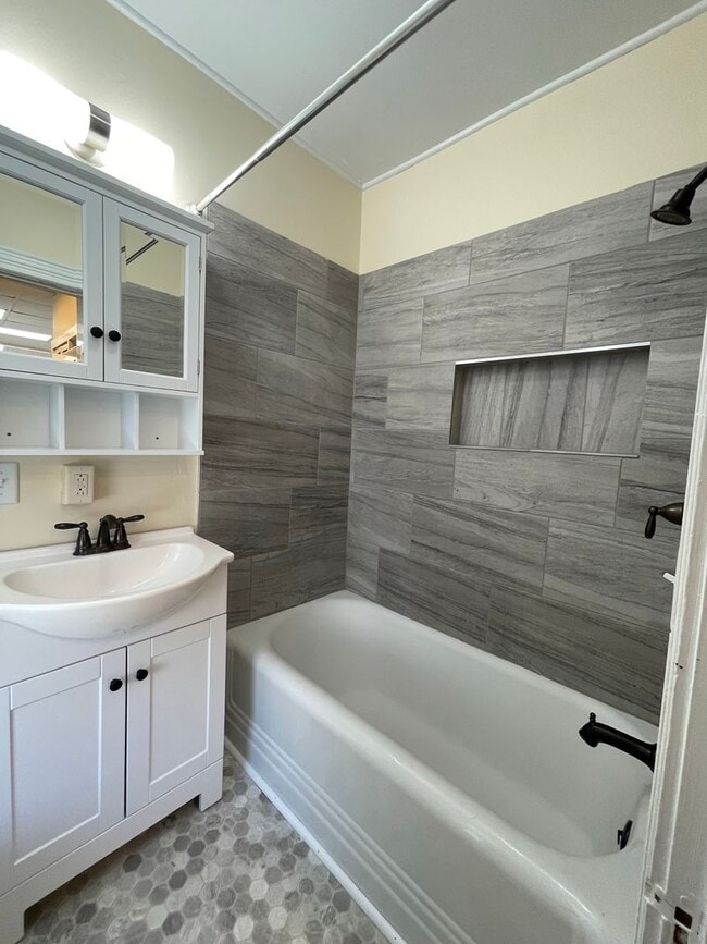 Building Photo - 46 N Prospect St