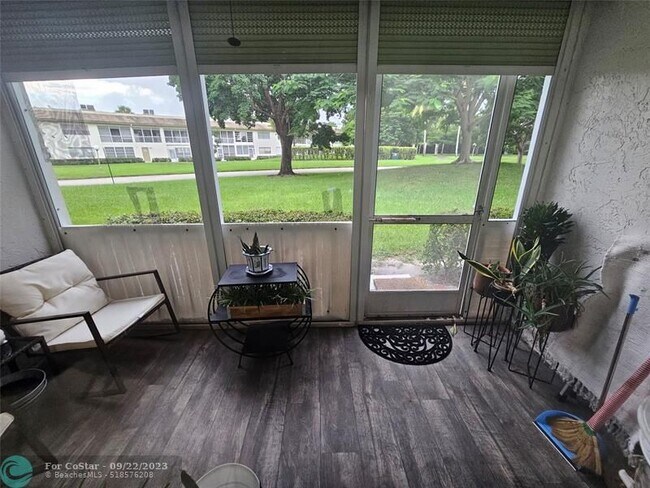 Building Photo - 2703 Nassau Bend