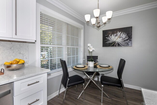 Building Photo - 310 Saddle Rock Rd