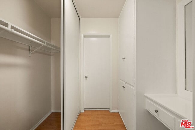 Building Photo - 161 W Channel Rd