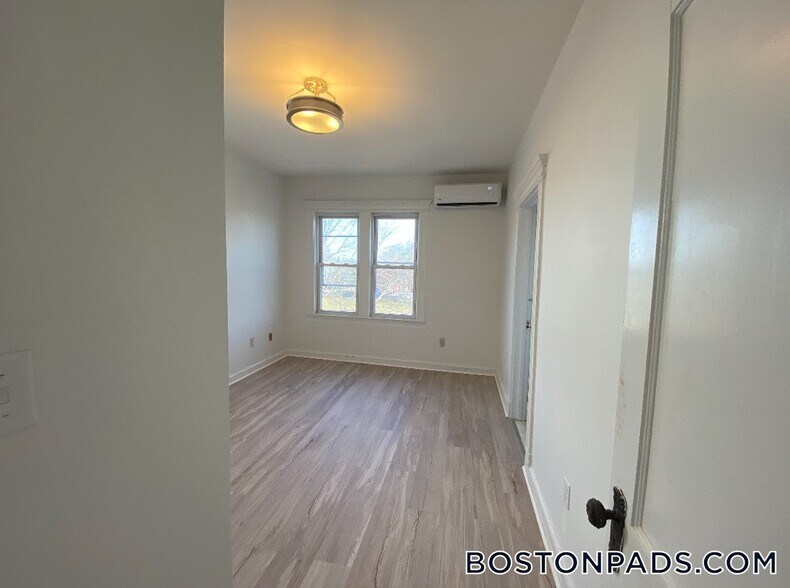 Building Photo - 229 Harvard St