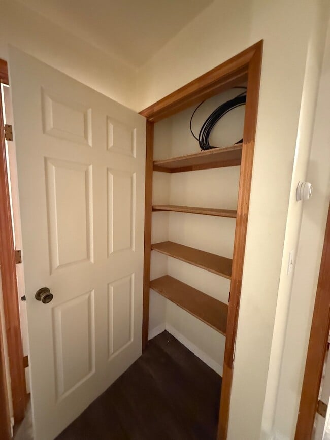 Building Photo - 9260 Roy St