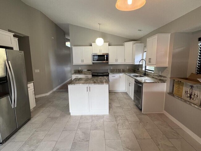 Building Photo - 2153 River Park Blvd