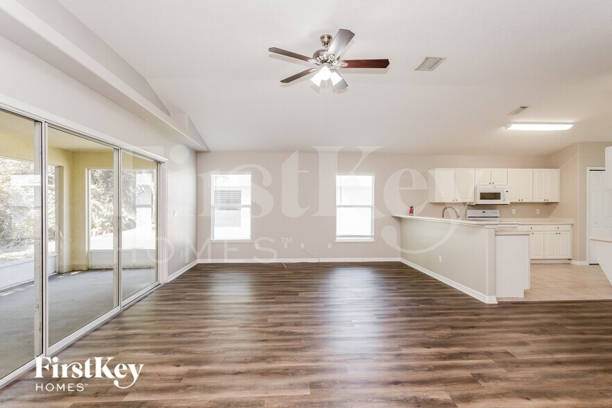 Building Photo - 932 Tavernier Cir NE