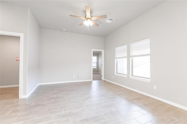 Building Photo - 913 Westfall Dr