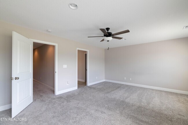 Building Photo - 338 Broadberry Ave