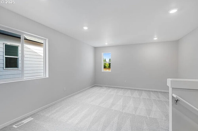 Building Photo - 439 SW 32nd St