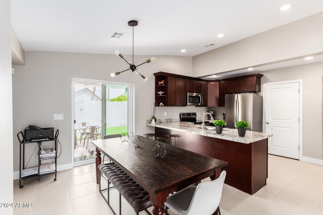 Building Photo - 2644 E Sylvia St