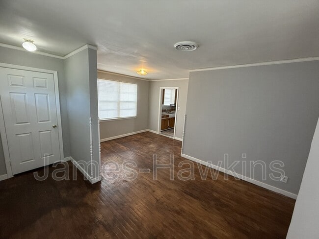 Building Photo - 2030 Windsor Ave