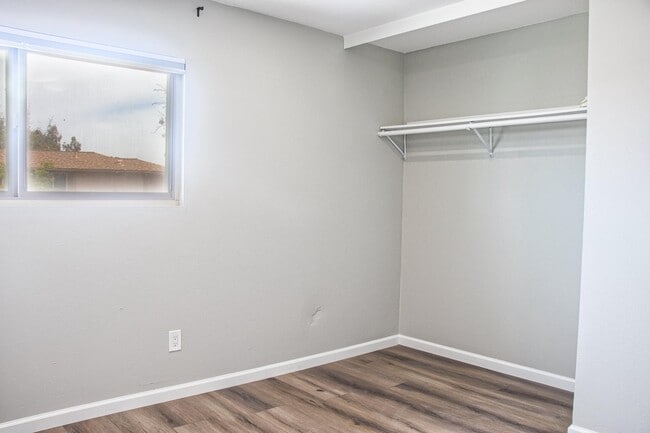 Building Photo - 600 Sheffield Ct