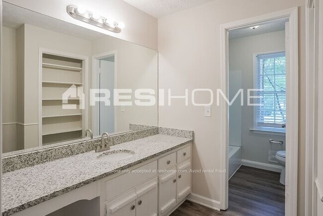 Building Photo - 4895 Timber Ridge Dr