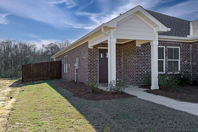 Building Photo - Available 6/12/26!