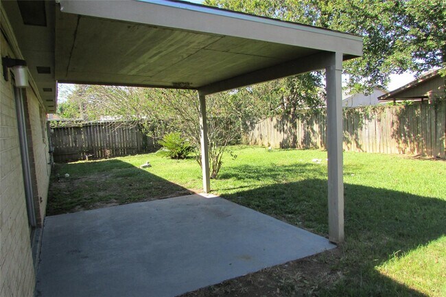 Building Photo - 1611 Chippawa Ln