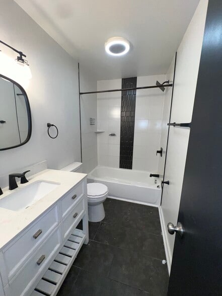 Building Photo - 313 E 17th Ave