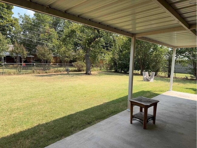 Building Photo - 1547 Singleton Ave