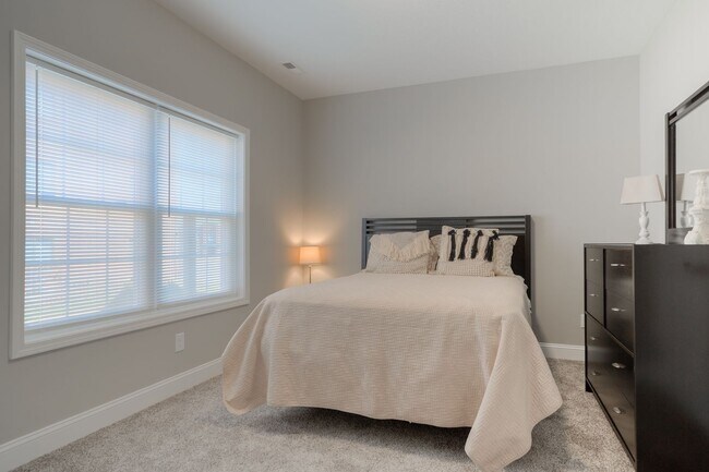 Building Photo - 91 E Main St