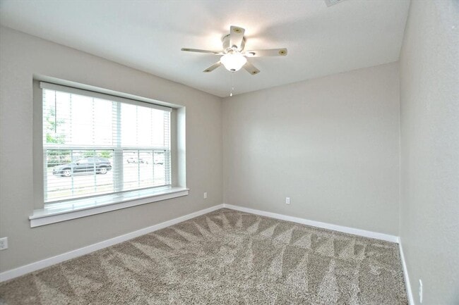 Building Photo - 201 Pearland St