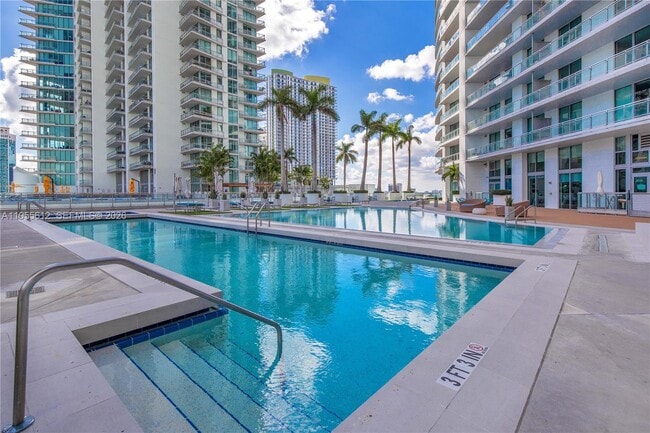 Building Photo - 90 SW 3rd St