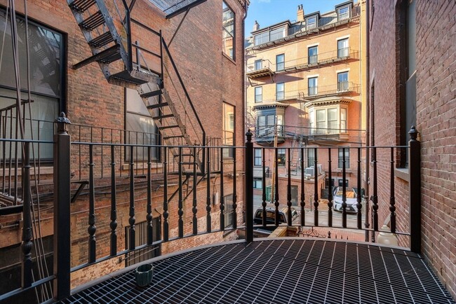 Building Photo - 23 Marlborough St
