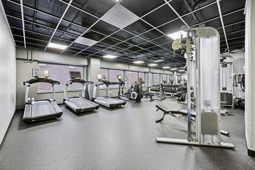 Building Photo - 1212 4th St SE