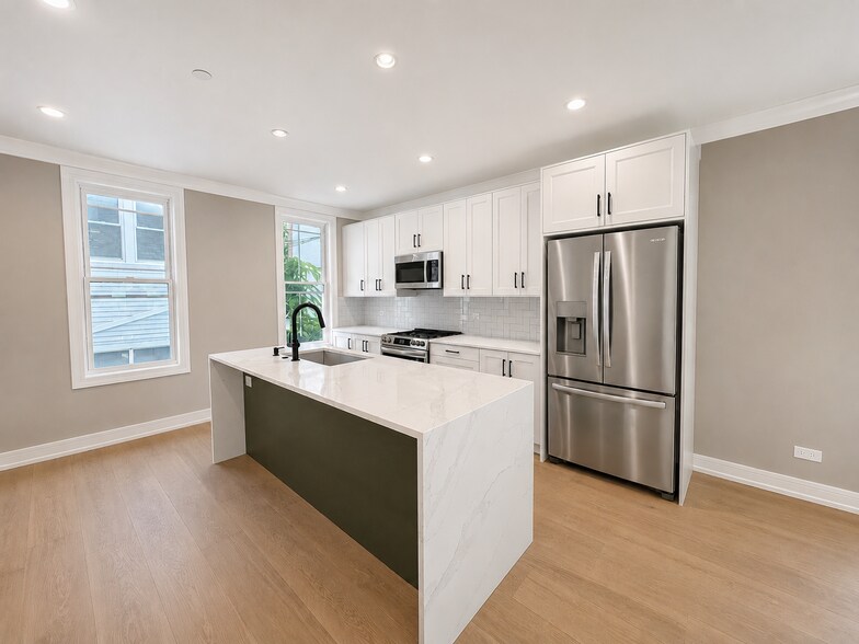 Building Photo - 1905 W Huron St