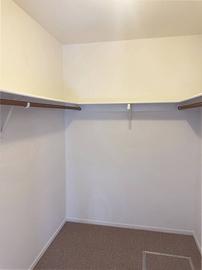 Building Photo - 2BD/2BA Single-Level Home Near Sonoma Plaza | Available Now.